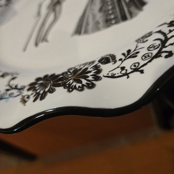 Potter's Studio Halloween VICTORIAN SKELETON (4-PC) Dinner Plates~ Scalloped/New - Picture 4 of 9